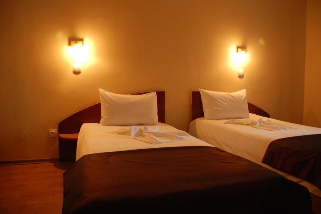 Hotel Liliacul Cluj-Napoca Camera foto